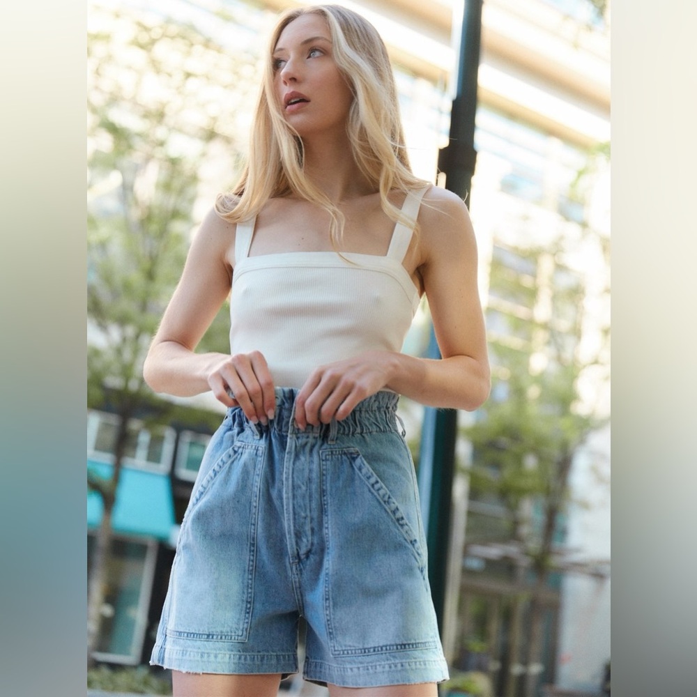 Citizens of Humanity Naria High-Waist Play Shorts in Tip Toe